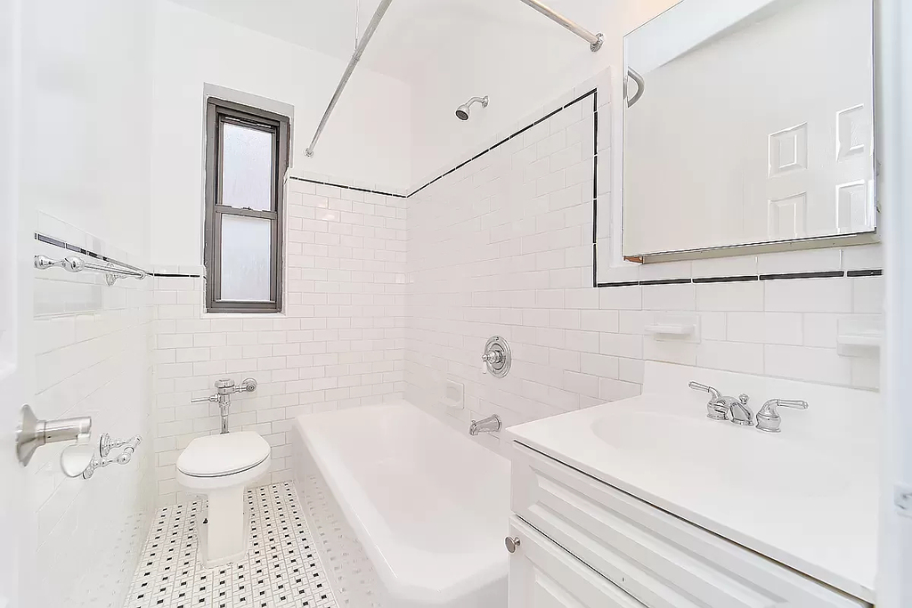 124 East 24th Street - Photo 8