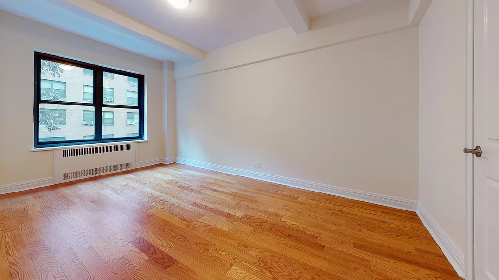 141 East 56th Street - Photo 3