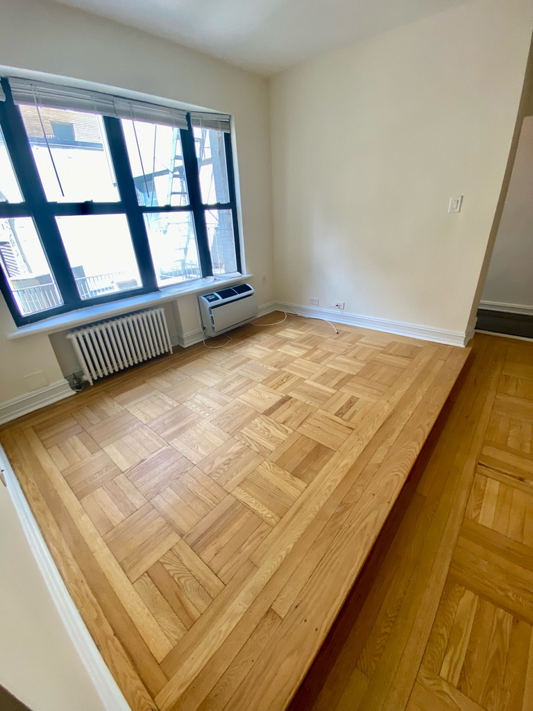 235 East 46th Street - Photo 5