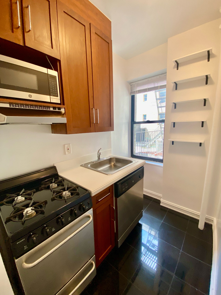 235 East 46th Street - Photo 2