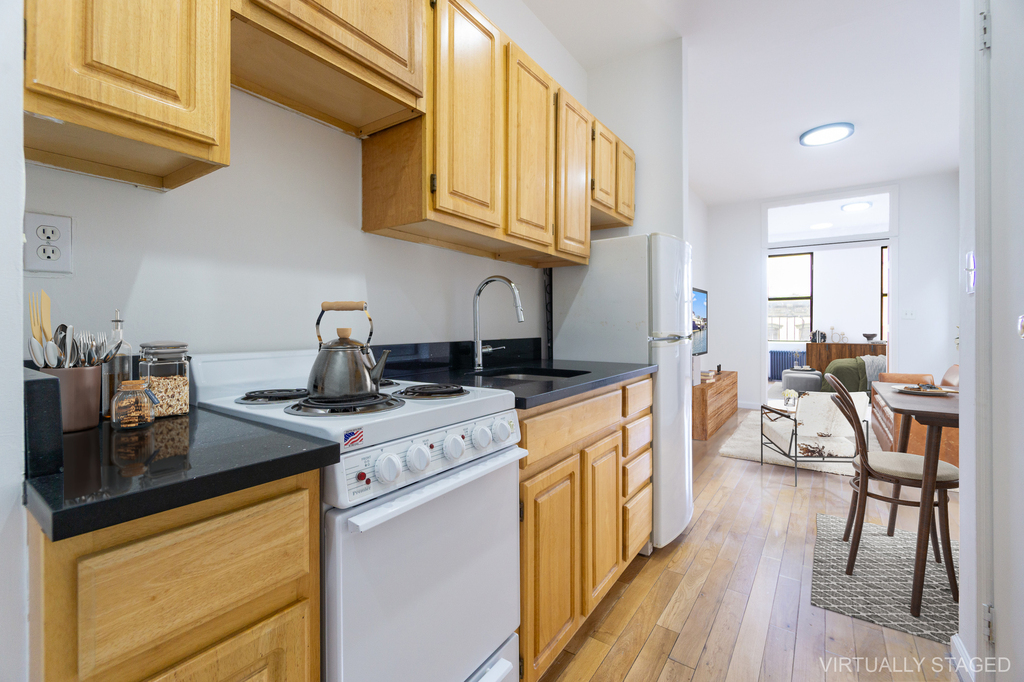 338 East 5th Street - Photo 4