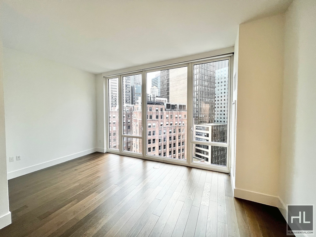 East 44th Street - Photo 12