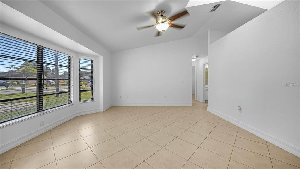 367 Mendoza Street - Photo 2