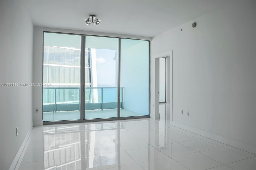 900 Biscayne Blvd - Photo 1