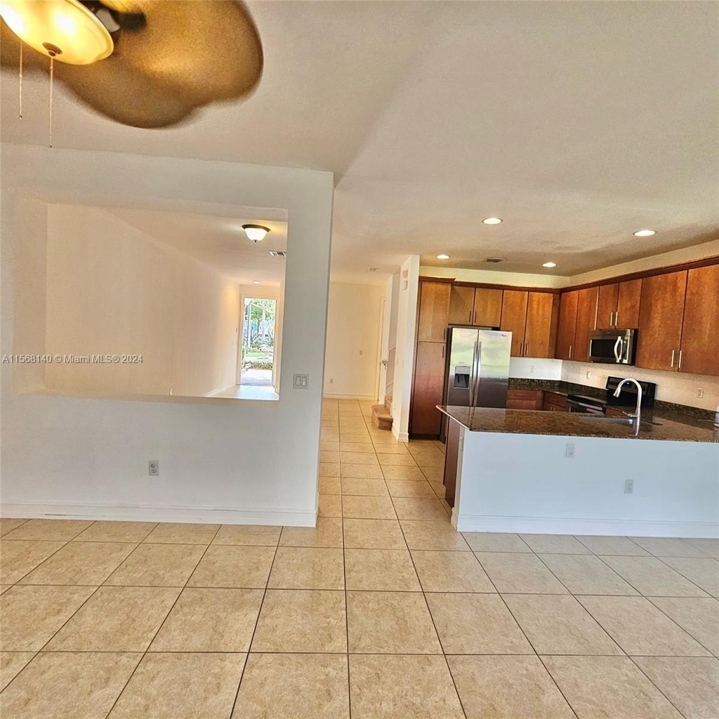 132 E Riverwalk Cir E - Photo 2