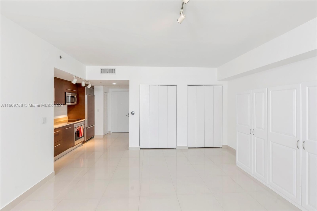 475 Brickell Ave - Photo 6