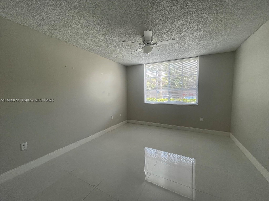 12178 Saint Andrews Pl - Photo 2