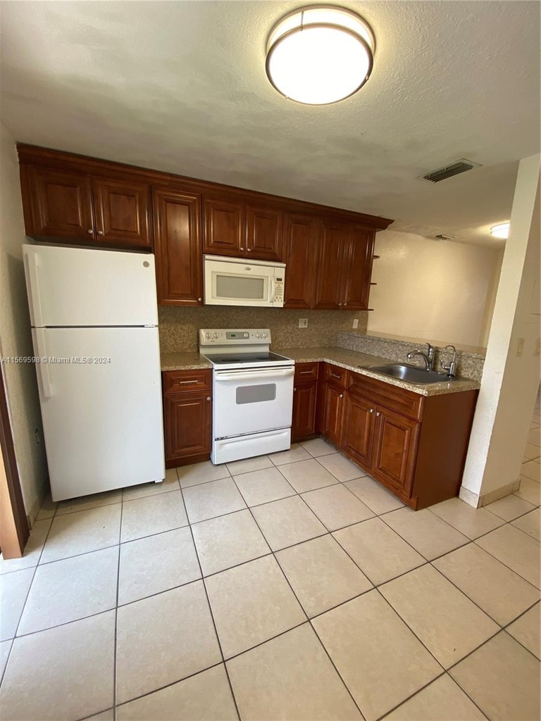 13250 Sw 58th Ter - Photo 4