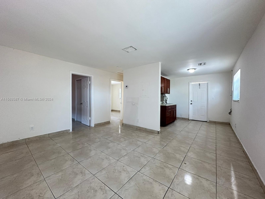 623 Nw 9th Ave - Photo 5