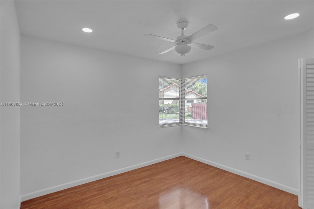 800 Sw 113th Ter - Photo 13