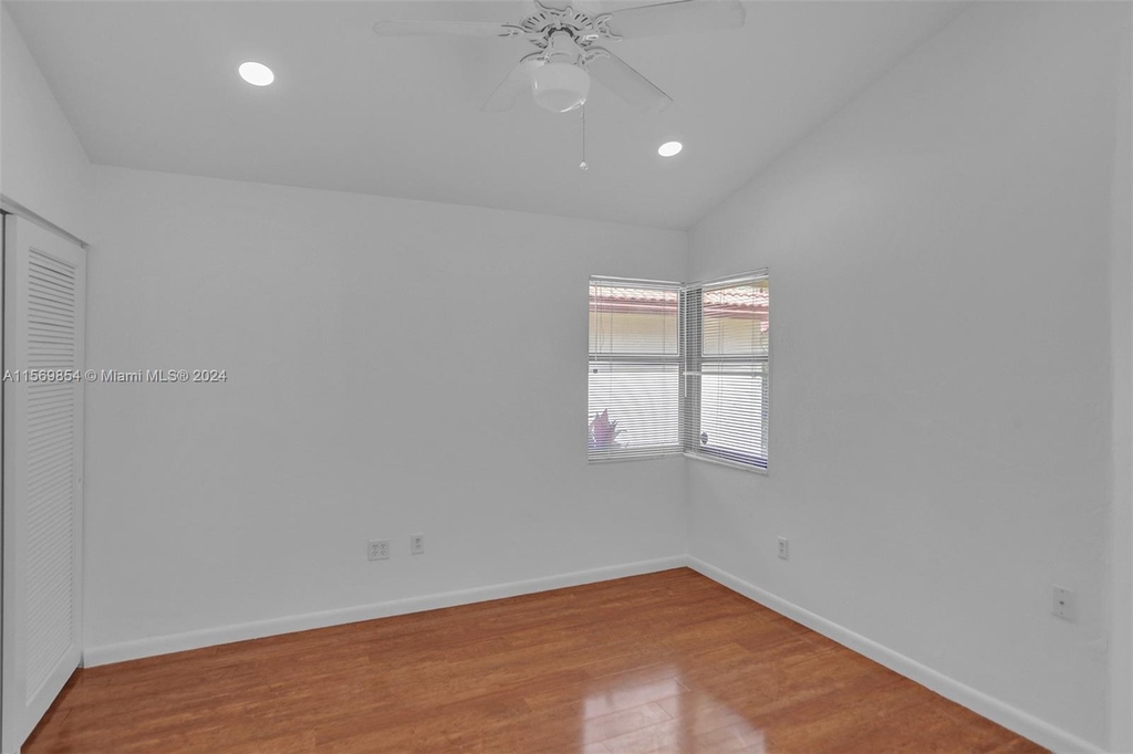 800 Sw 113th Ter - Photo 18