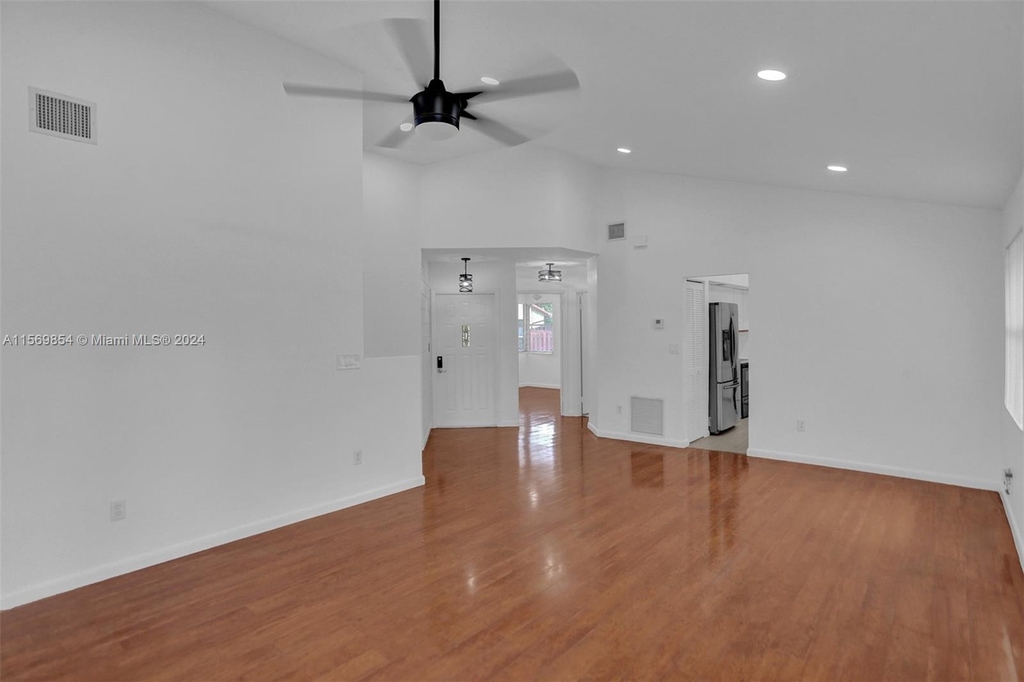 800 Sw 113th Ter - Photo 5