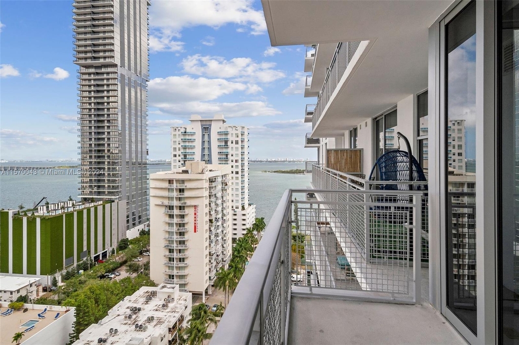 2150 N Bayshore Dr - Photo 15