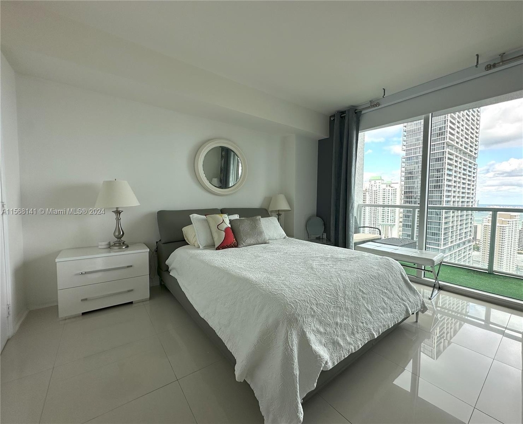 500 Brickell Ave - Photo 2