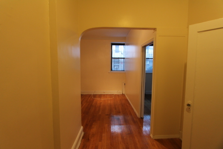 East 85th Street - Photo 3