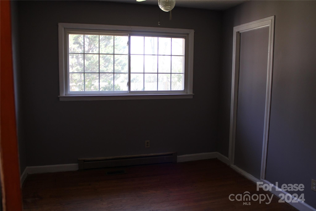 223 Glendale Avenue W - Photo 25