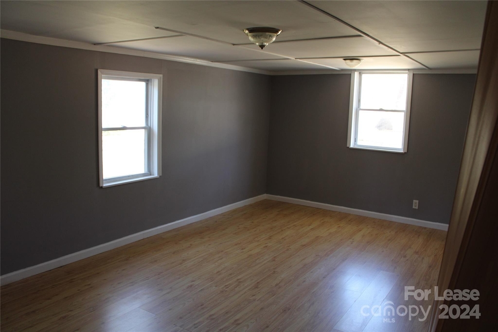 223 Glendale Avenue W - Photo 8