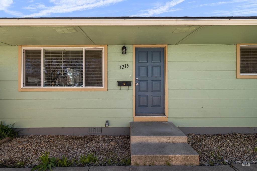 1215 S Colorado - Photo 1