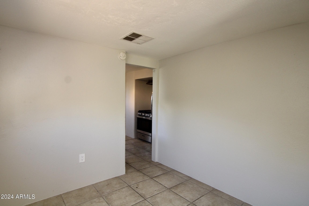 1548 W Mckinley Street - Photo 3