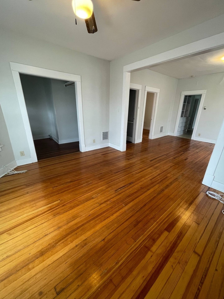 2327 Broadway - Photo 4