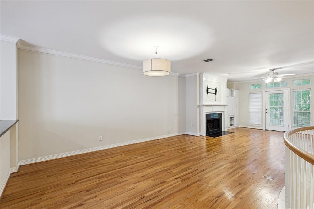 3943 N Hall Street - Photo 2