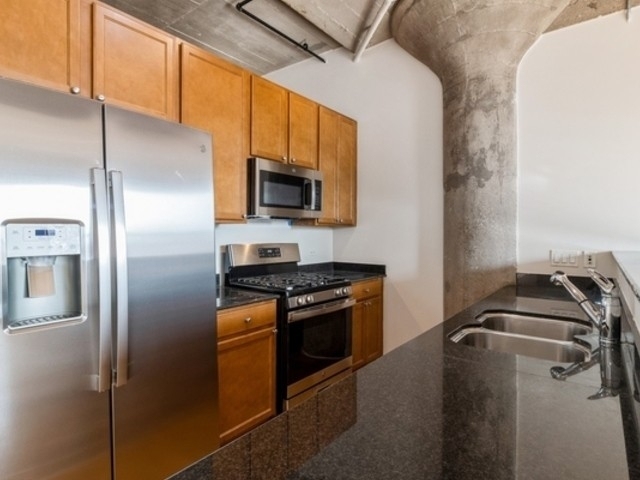 1111 W 15th Street - Photo 3