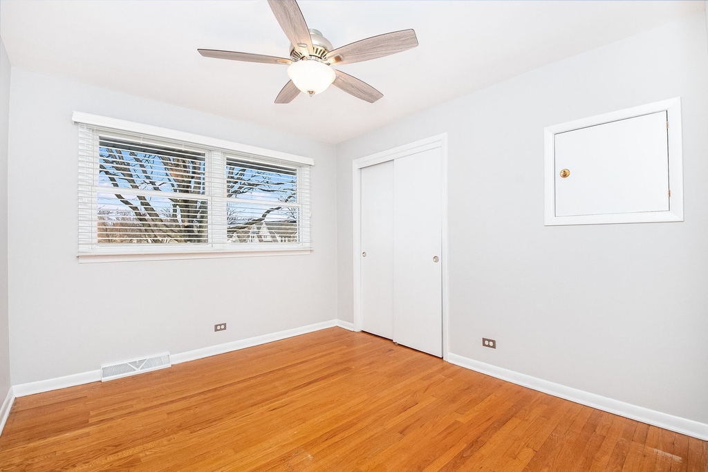 370 Prairie Avenue - Photo 12