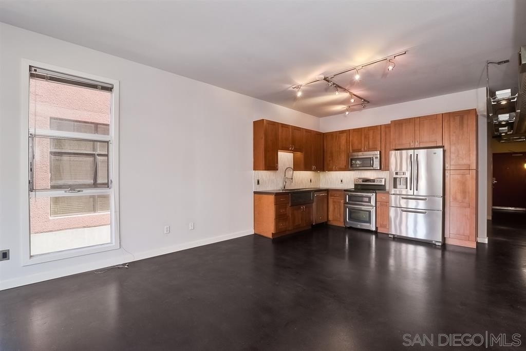 777 6th Ave - Photo 5