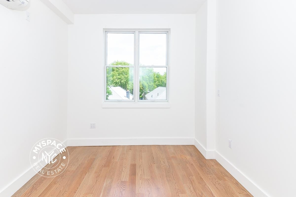 581 Ocean Pkwy - Photo 7