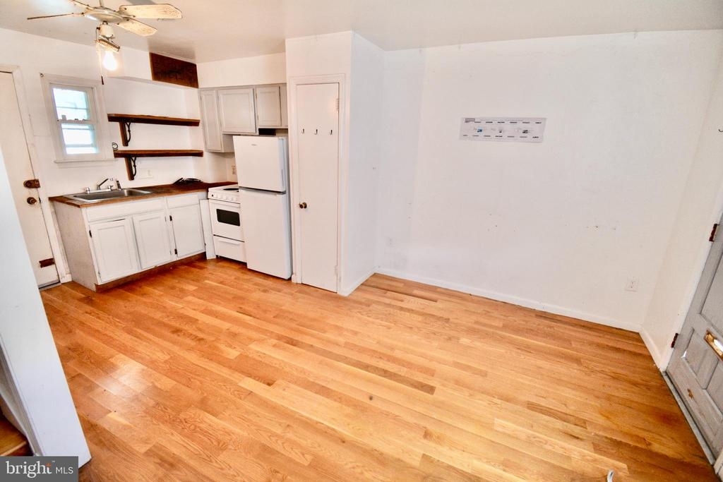 143 W Price St - Photo 2