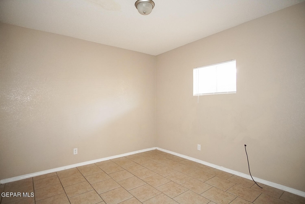 8604 Lawson Street - Photo 7