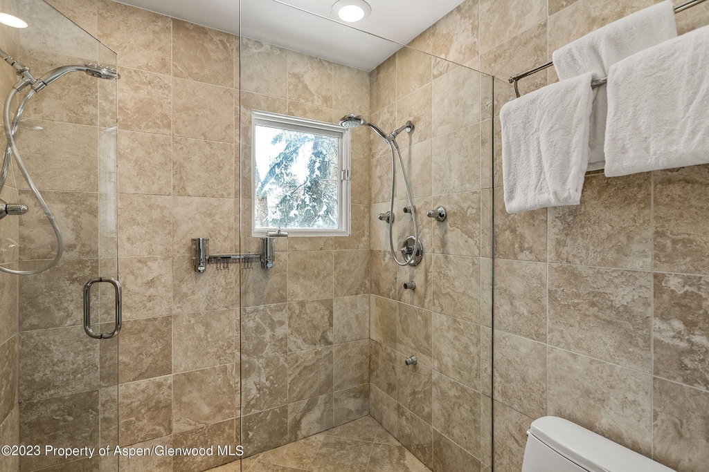 814 W Bleeker Street - Photo 11