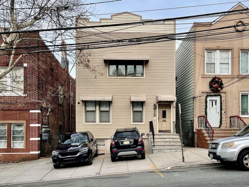 284 Manhattan Ave - Photo 15