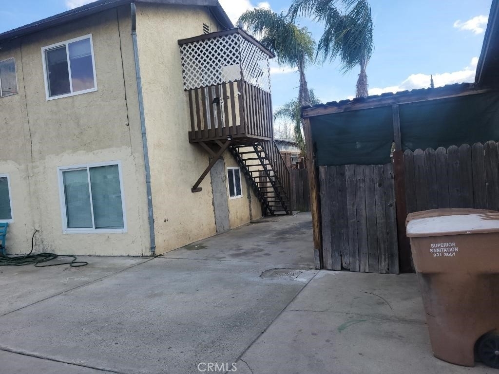 731 Oswell Street - Photo 3