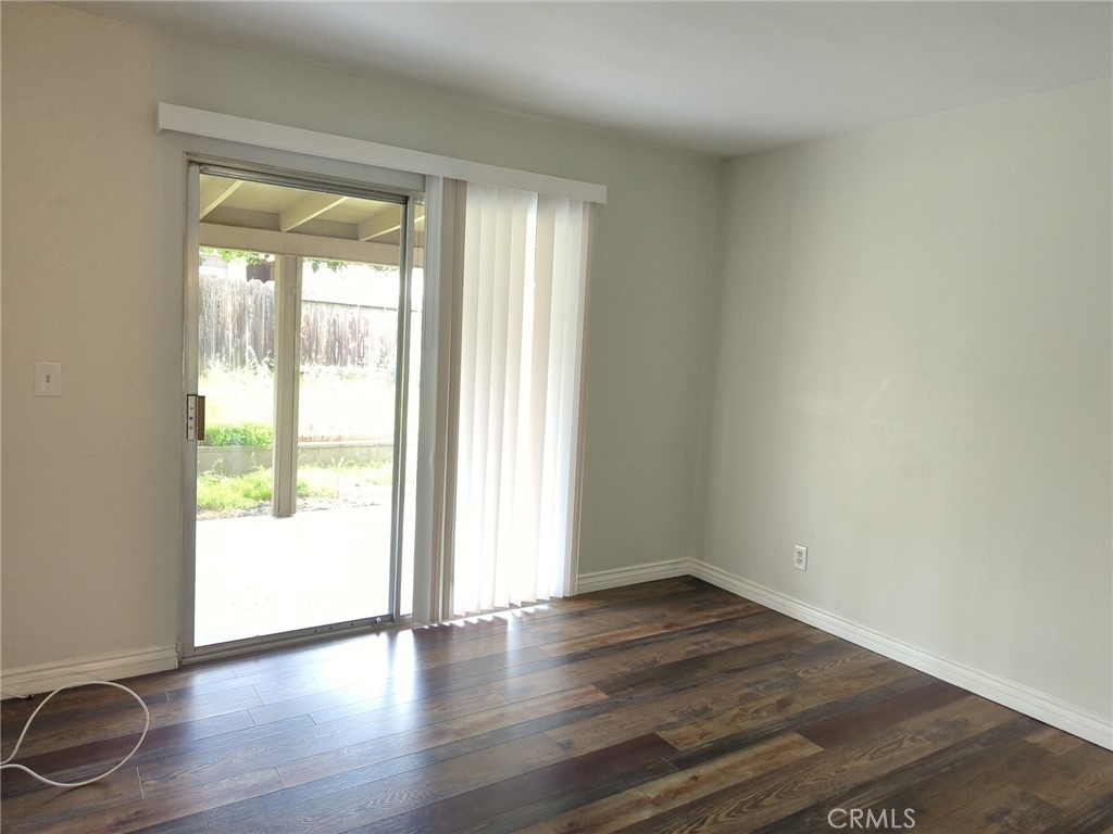 2051 W Oakland Avenue - Photo 9