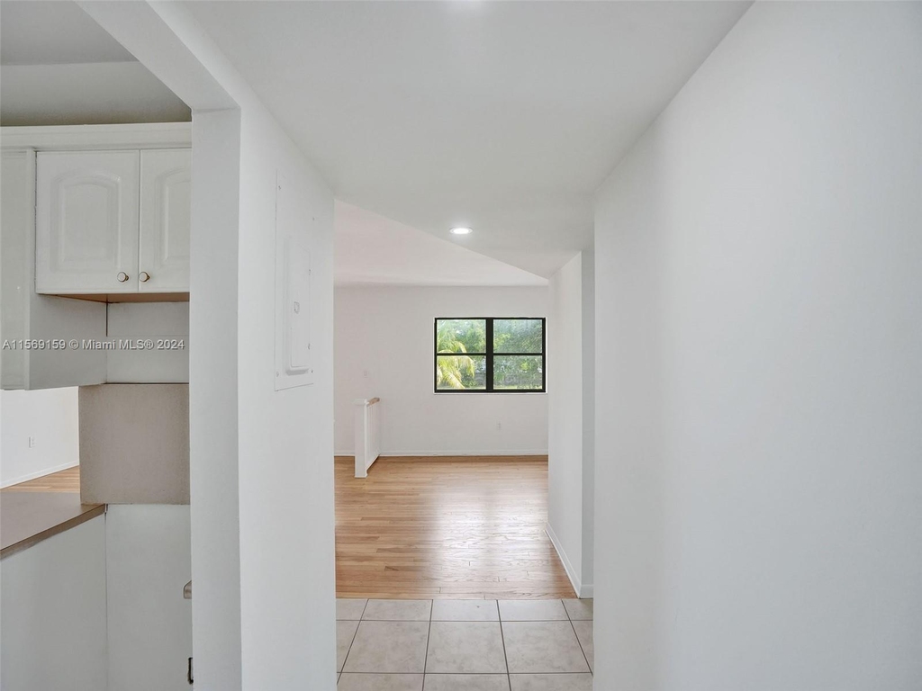 1891 N 61st Ave - Photo 5