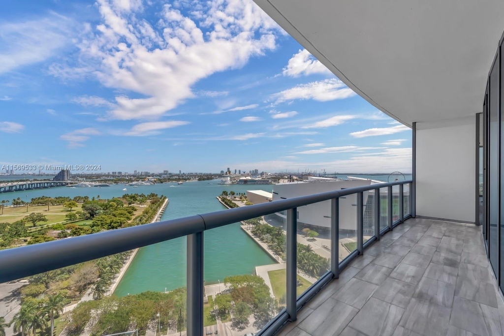 888 Biscayne Blvd - Photo 13