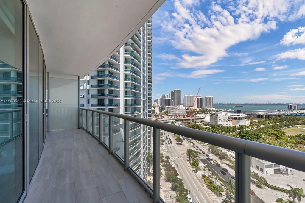 888 Biscayne Blvd - Photo 17