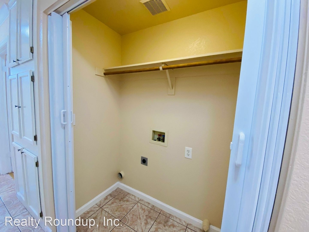 1690 Willow Park Way - Photo 10