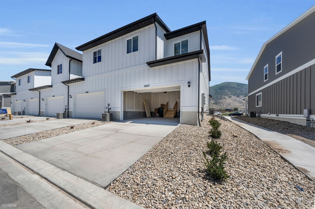 10017 Basalt Drive - Photo 3