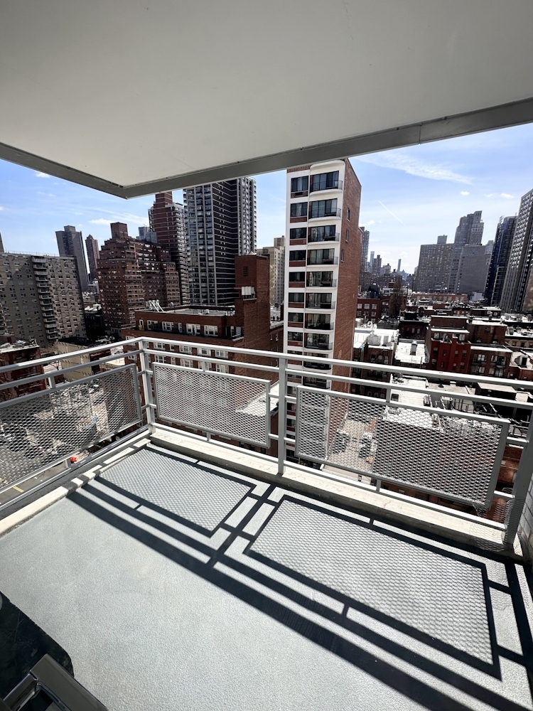 305 East 86th Street - Photo 7