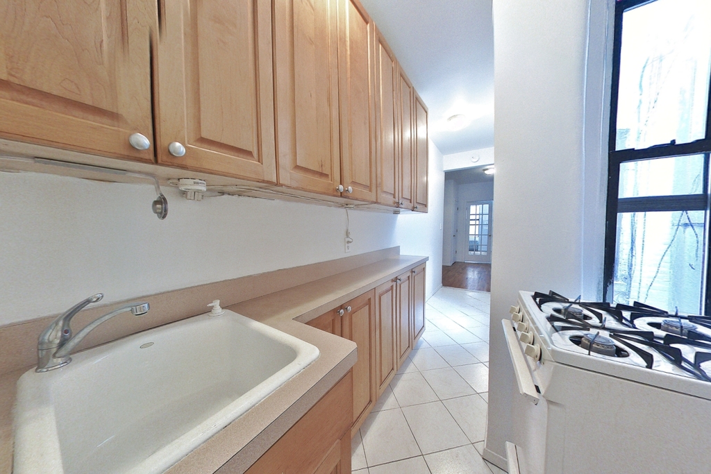 15a West 64th Street - Photo 3