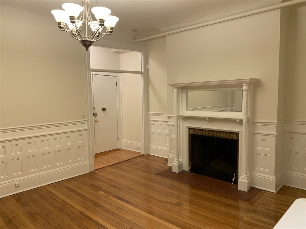 362 Commonwealth Ave - Photo 1