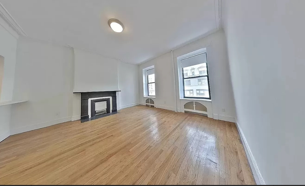 156 East 64th Street - Photo 1