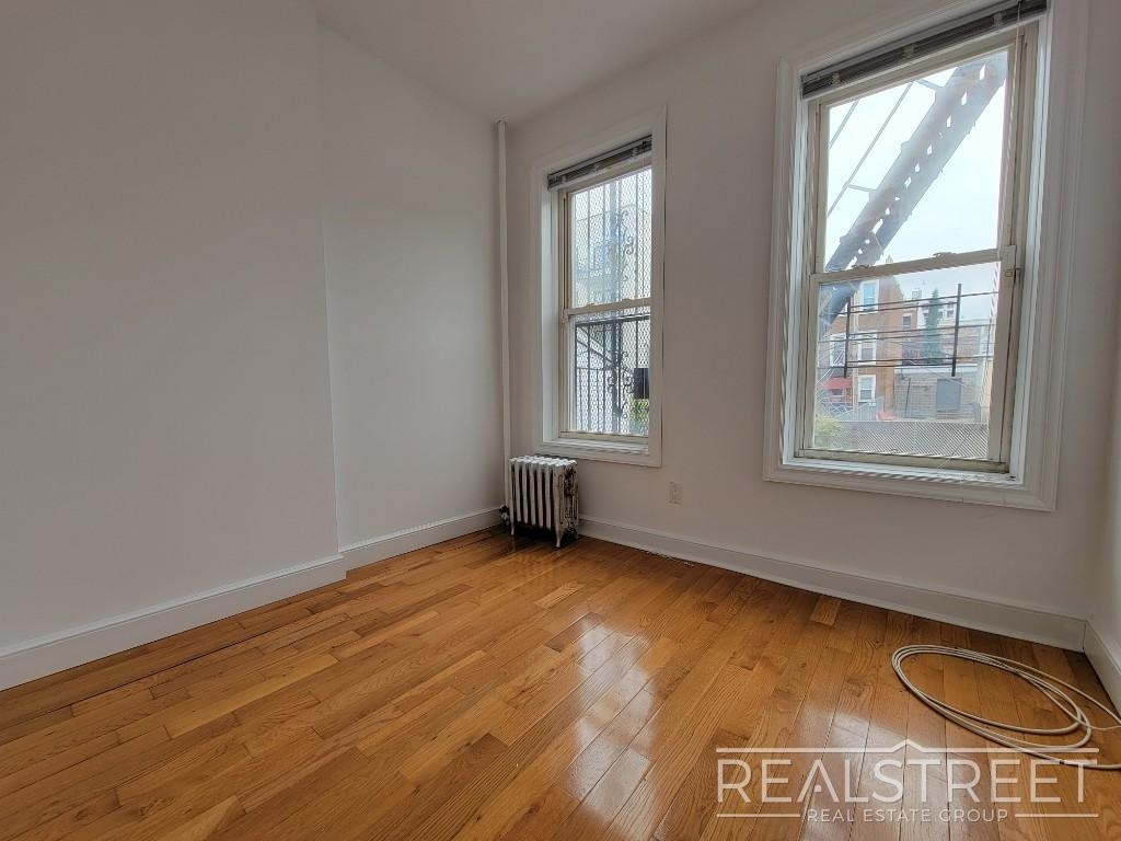 274 Sumpter Street - Photo 3