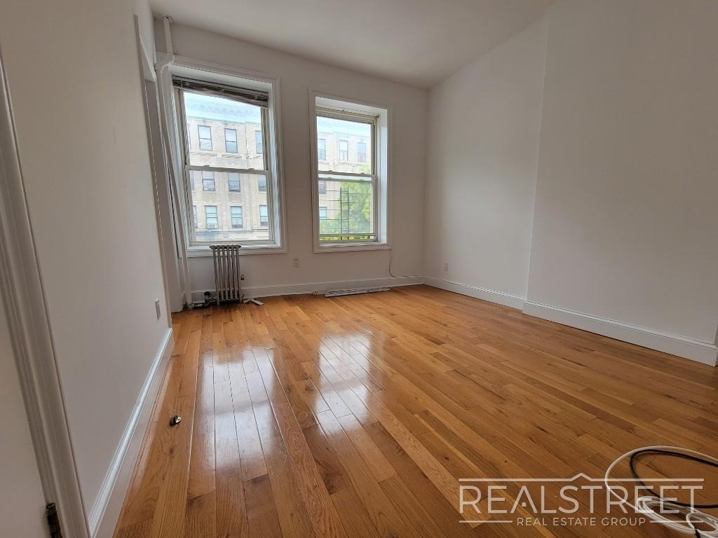 274 Sumpter Street - Photo 2