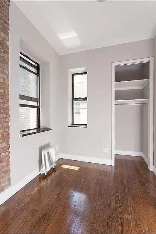 210 East 25th Street - Photo 2