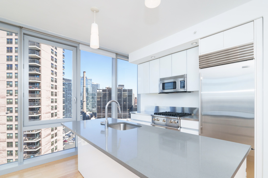 54 West 54th Street - Photo 2