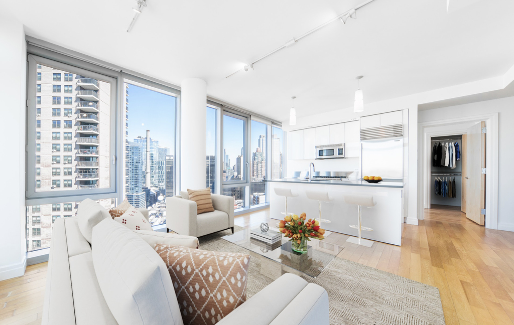 54 West 54th Street - Photo 1