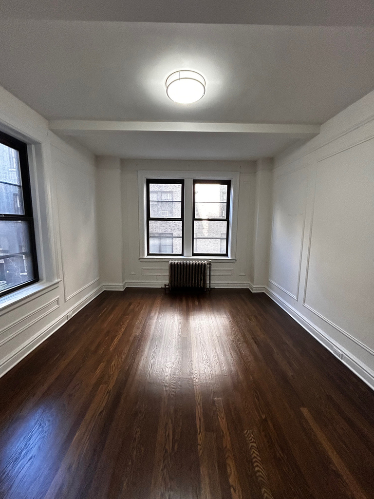 25 West 68th Street - Photo 2